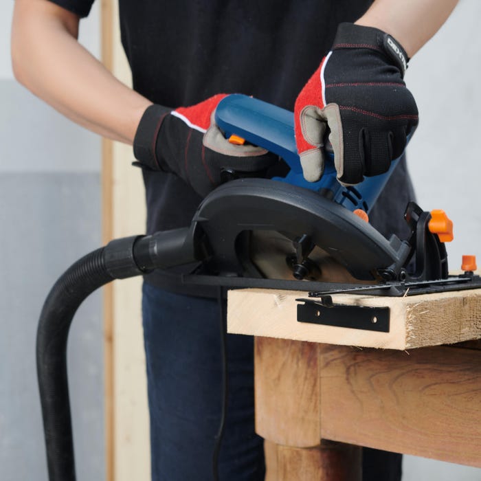 ergonomie et sécurité de la scie circulaire Dexter