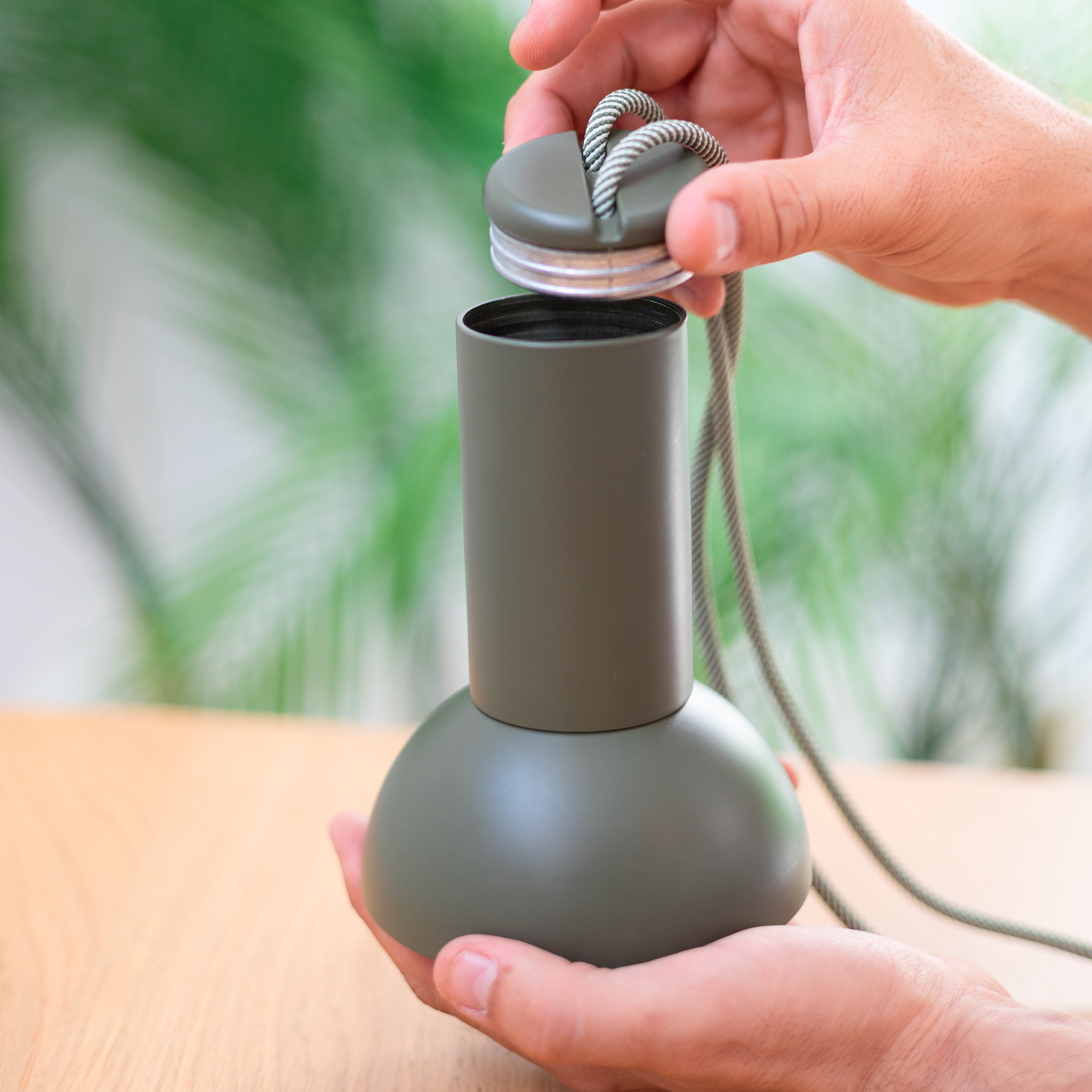 Lampe de table ou à suspendre, 1300 lumens, Dolci vert kaki INSPIRE - 4