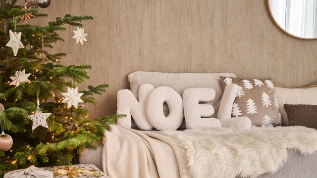 Lot de 4 coussins lettre noël, blanc l.27 cm x L.36 cm