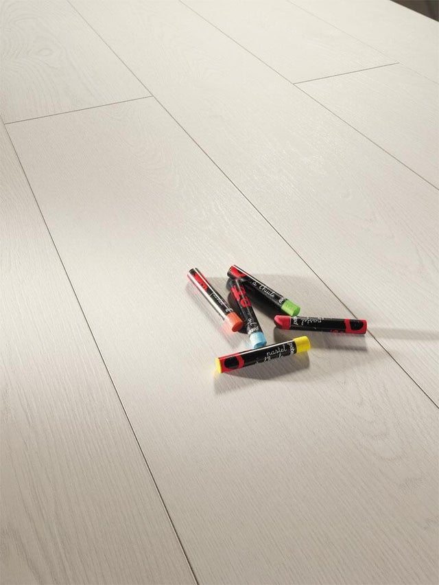 Sol stratifié chêne Davos AC4 Ep.8 mm L.138 x l.19,30 cm - SWISS KRONO