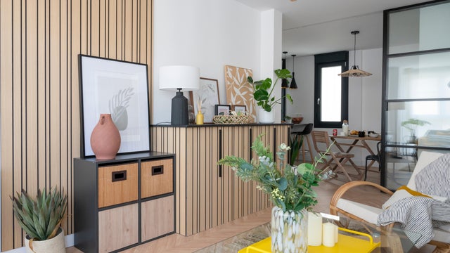 Muebles del salón, comunicado con el comedor y la cocina