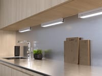 REGLETA LED INTERRUPTOR ORIENTABLE 8W LUZ CCT - 3