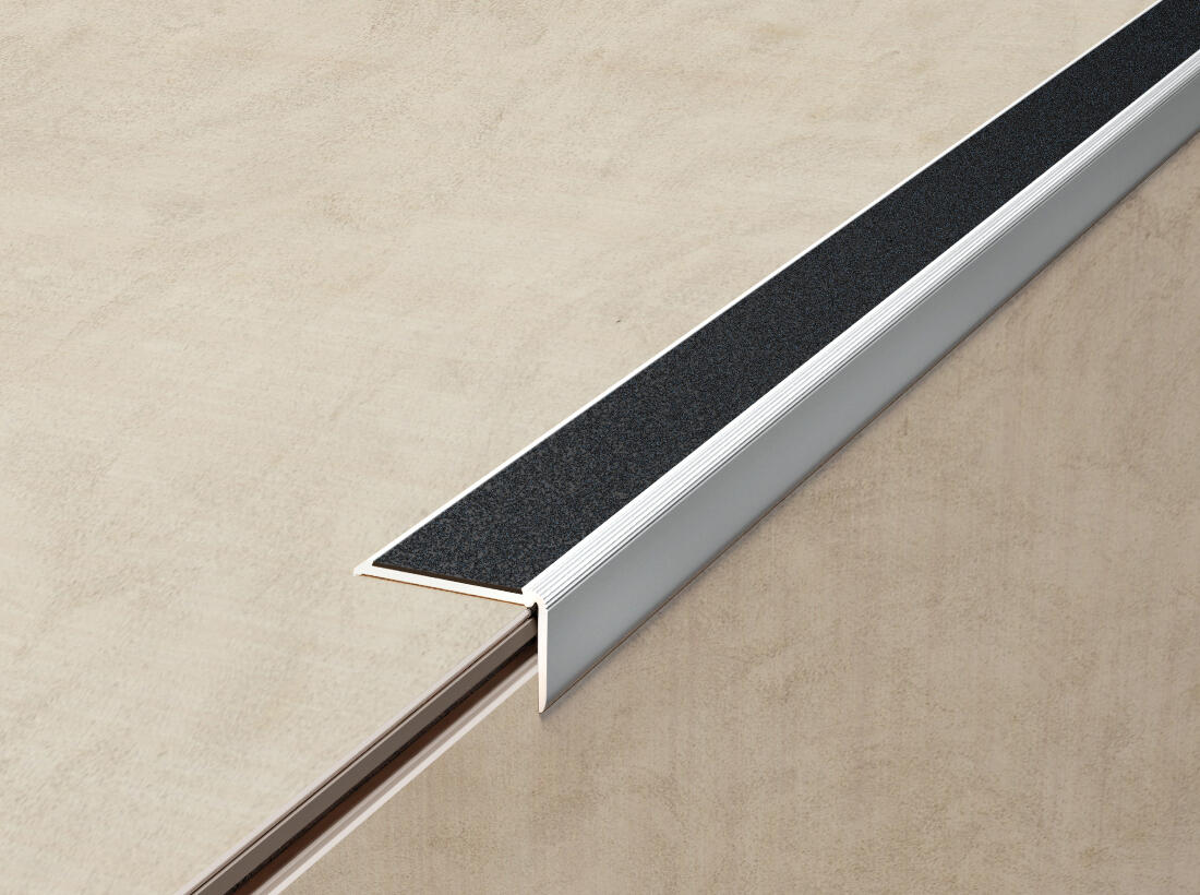 Nez de marche aluminium avec bande antidérapante auto-adhésif L.110 x l.2,50 cm  - 2
