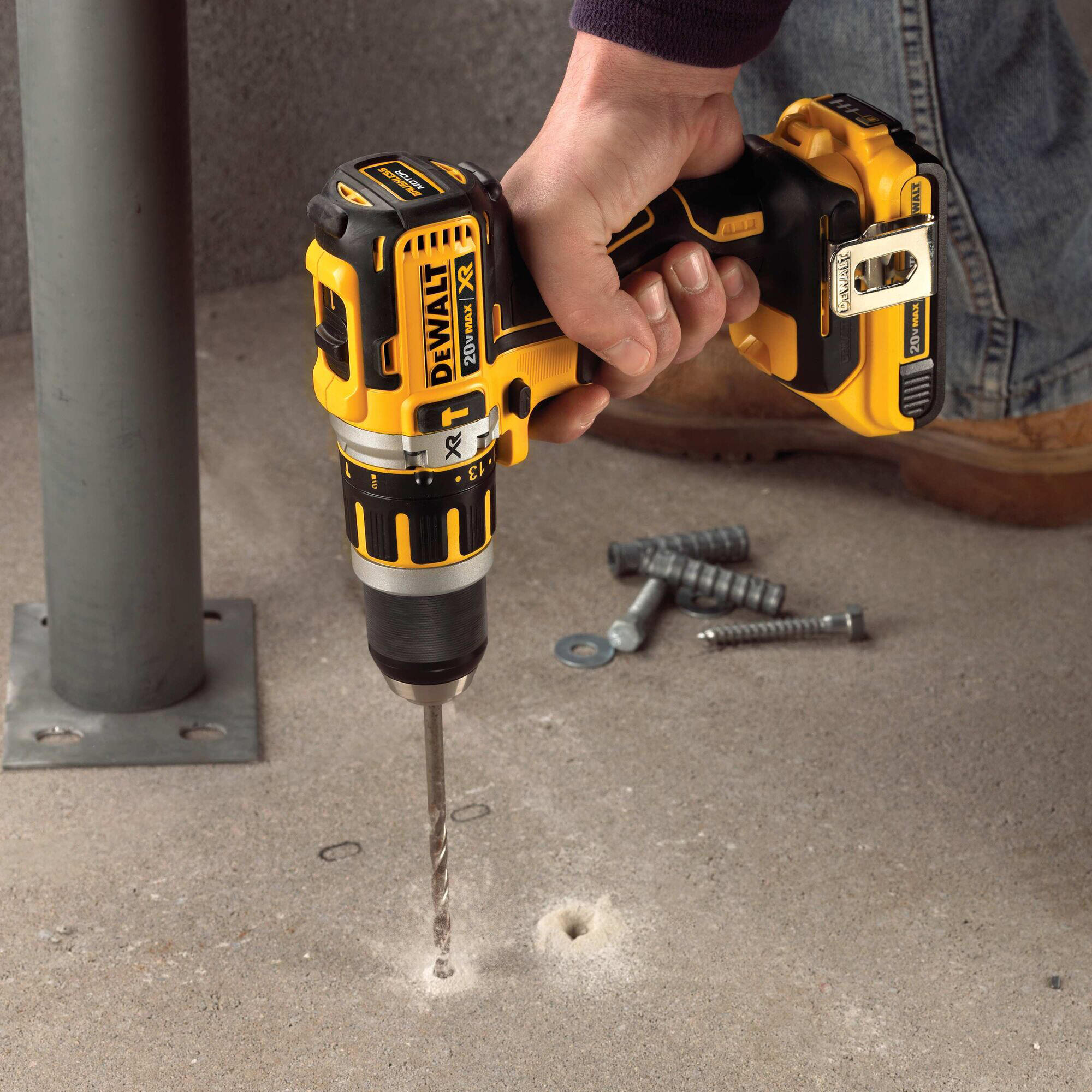 Perceuse visseuse à percussion sans fil XR 18V 4AH - DEWALT - 3