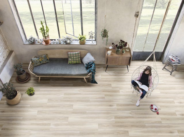 Sol stratifié chêne naturel Homia Cerusa AC4 Ep.7 mm L.128,80 x l.19 cm - BERRY ALLOC