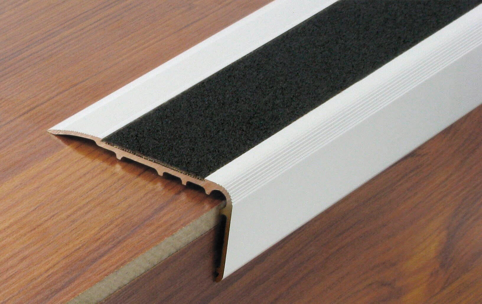 Nez de marche aluminium avec bande antidérapante L.300 x l.6,70 cm  - 2