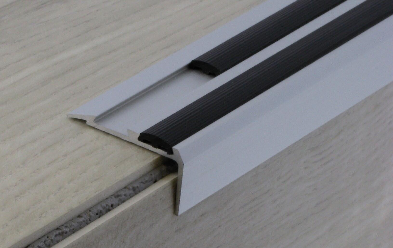 Nez de marche aluminium avec bande antidérapante à visser L.170 x l.3,80 cm Tecnis - 2
