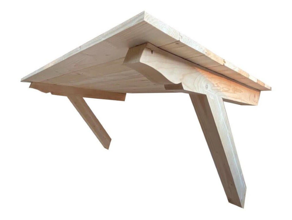 pensilina in legno addossata al muro