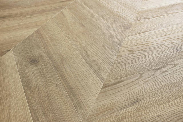 Pavimento SPC effetto legno rovere medio Sp 4.5 mm passaggio moderato FLOORNITY Legnar Chevron Tucson 1.44 m²