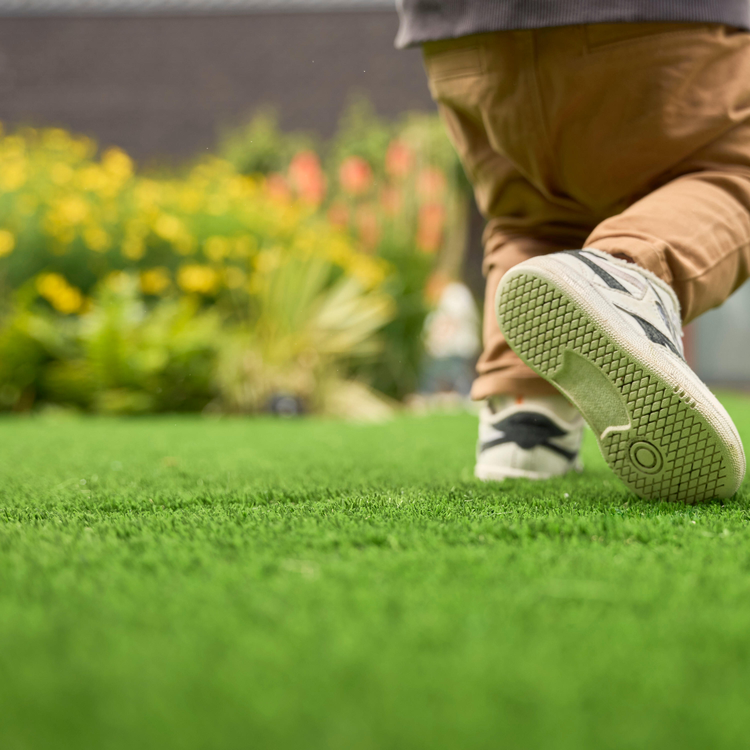 Rolo de relva artificial NATERIAL IBIZA 30MM 1X5M A MEDIDA 30% reciclado 28350 pontadas m2 e 8500 DTex - 12