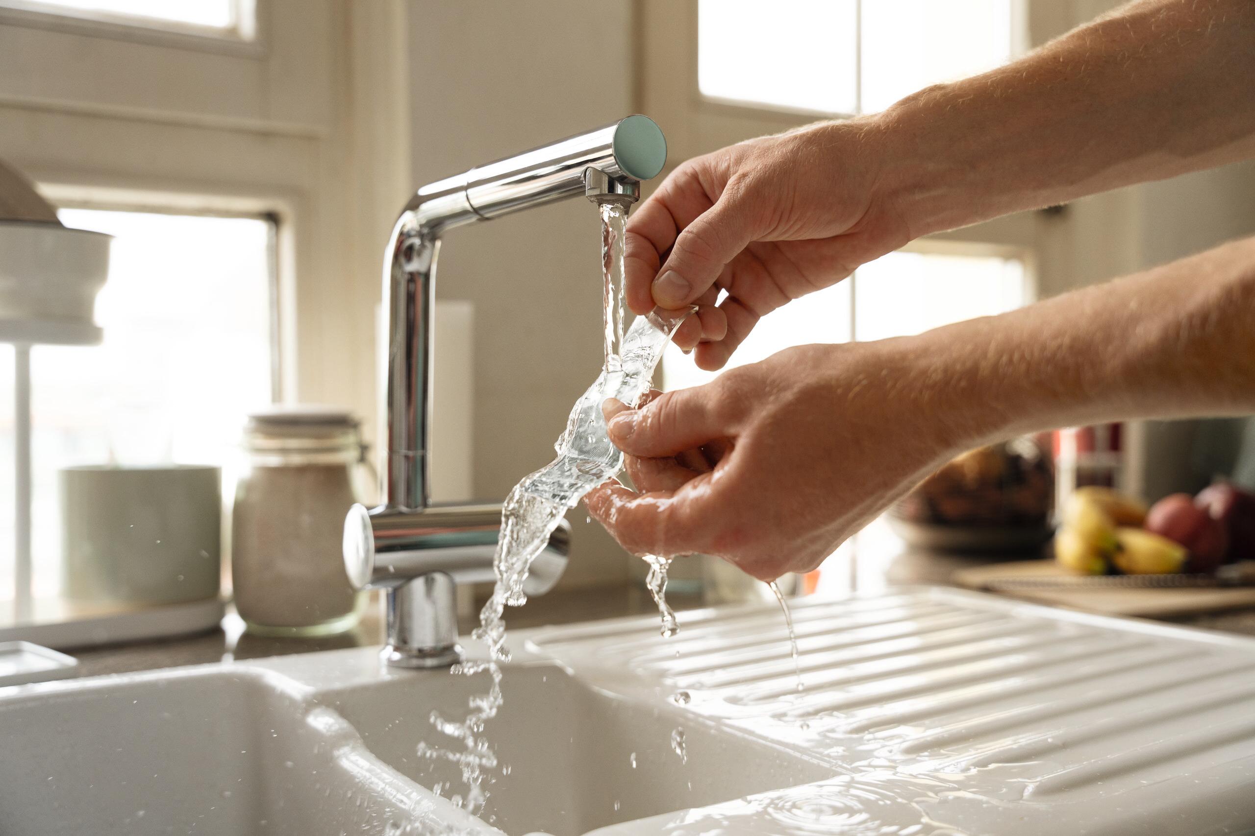 Nastro adesivo, TESA Nanopower universale Double-sided per fissaggio, resistente ai raggi uv trasparente H 30 mm x L 3 mt - 4