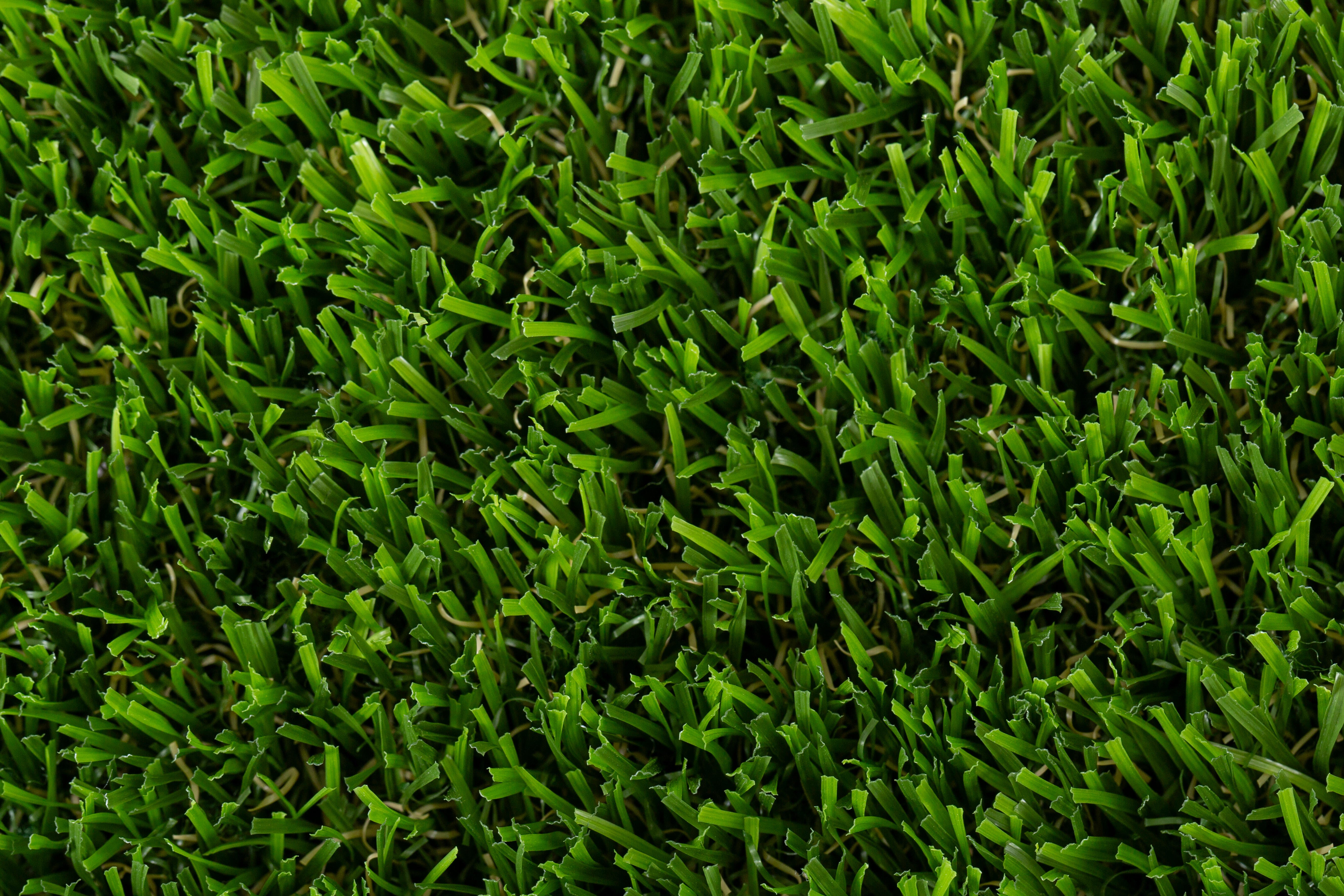 Rolo de relva artificial NATERIAL IBIZA 30MM 1X5M A MEDIDA 30% reciclado 28350 pontadas m2 e 8500 DTex - 24