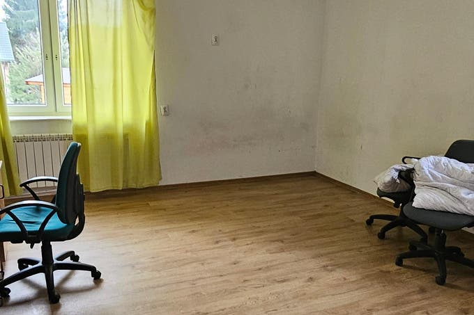 sypialnia w mieszkaniu przed remontem 