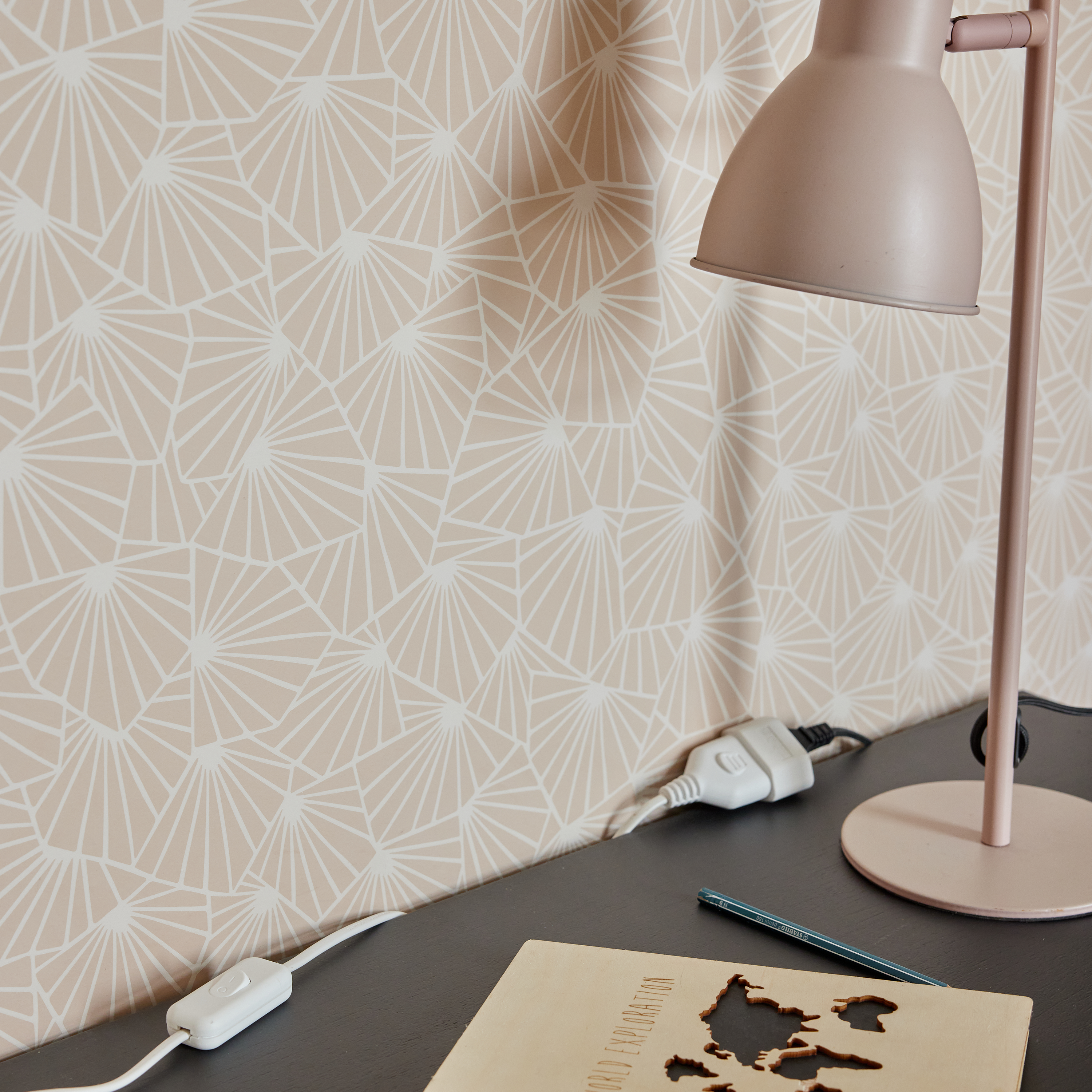 Prolongador com interruptor e tomada fácil LEXMAN H03VV-F 2x0.75 2.5A 2M Branco - 10