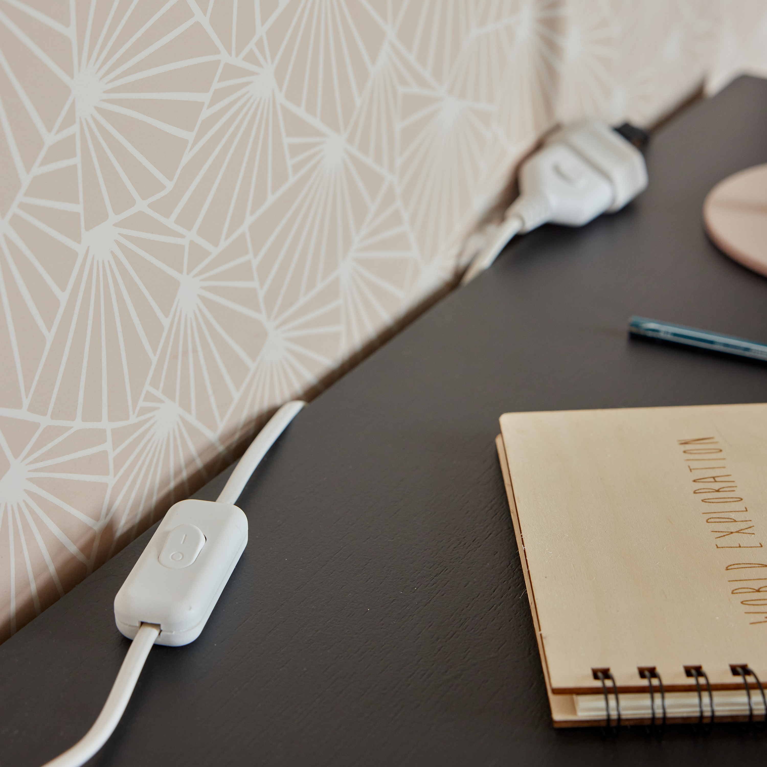 Prolongador com interruptor e tomada fácil LEXMAN H03VV-F 2x0.75 2.5A 2M Branco - 9