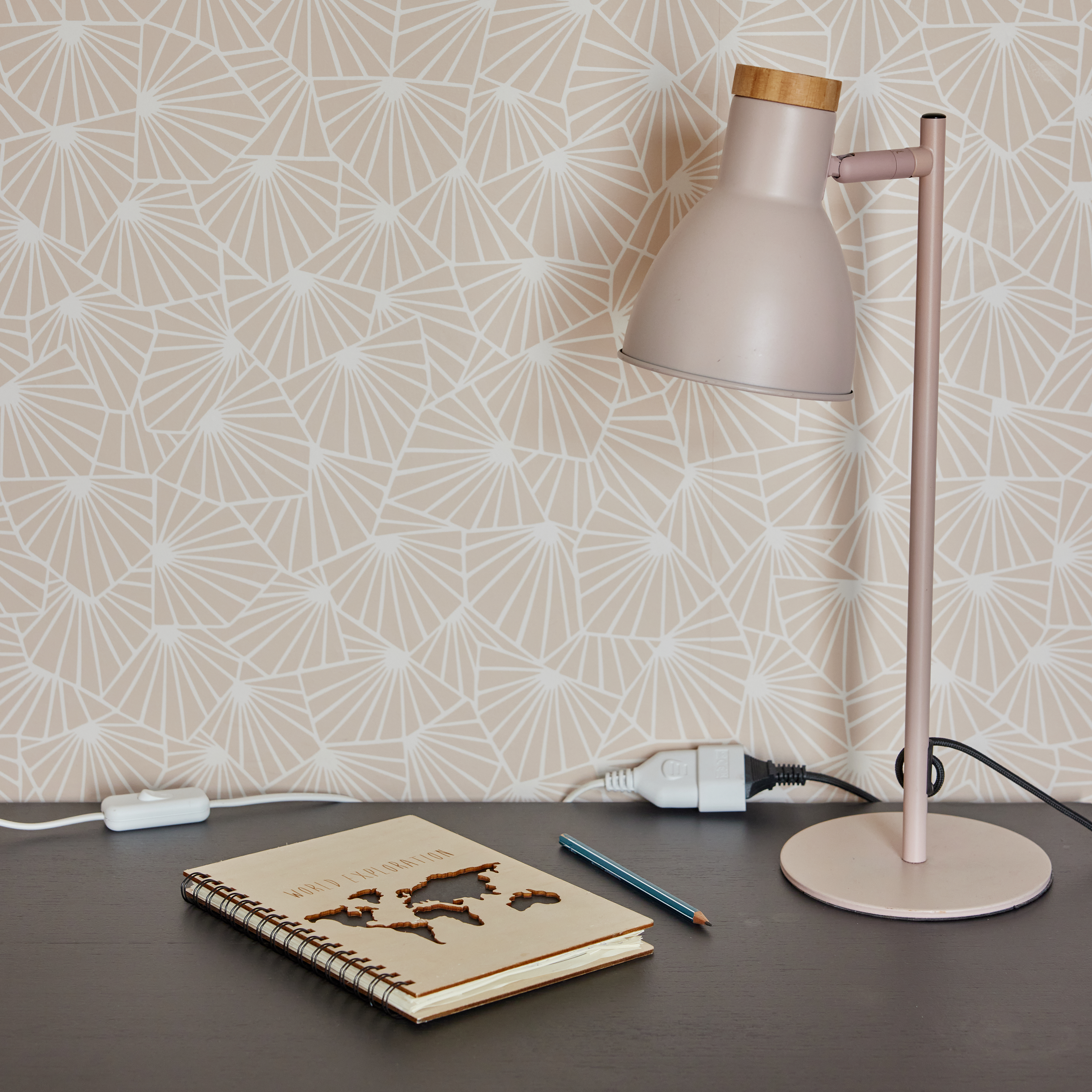 Prolongador com interruptor e tomada fácil LEXMAN H03VV-F 2x0.75 2.5A 2M Branco - 8