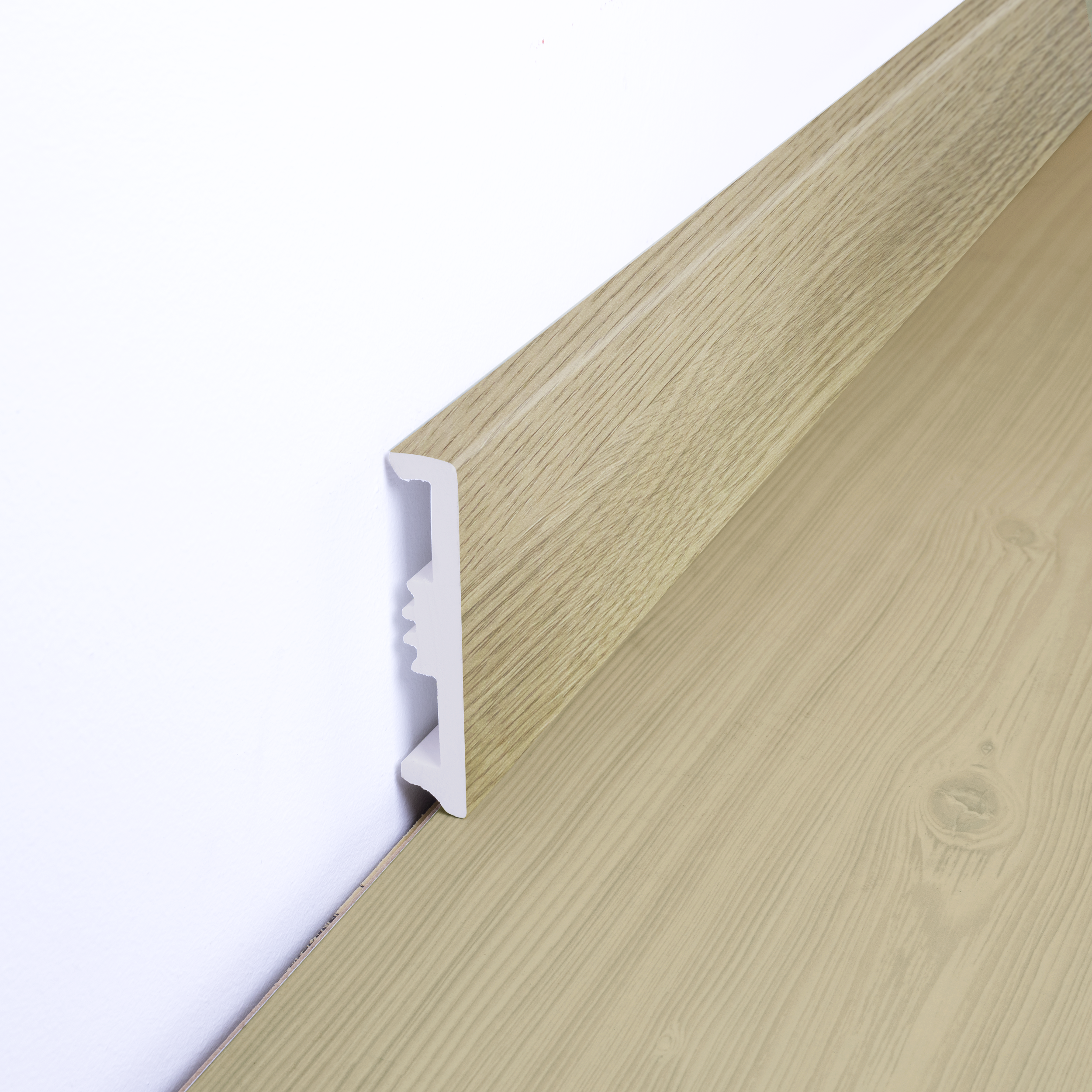 Rodapié de poliestireno ARTENS H2O color marrón NAT345 de 80x15x2400mm - 3