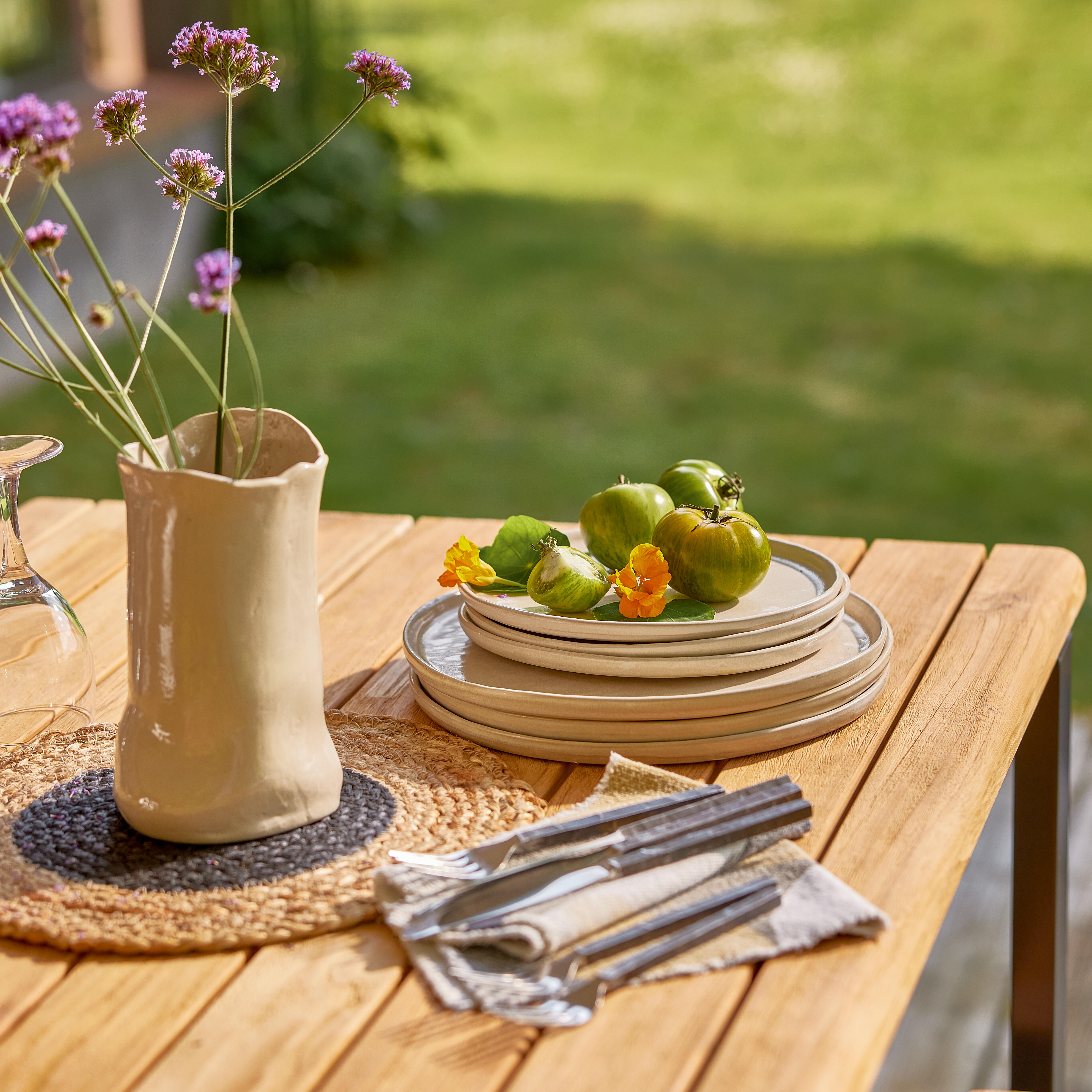 Sedia da giardino in alluminio antracite Sirokos NATERIAL, seduta in teak marrone - 21