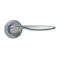 JUEGO MANILLA ROSETAS DE LATON ACABADO CROMO SATINADO MODELO SOCHI - 1