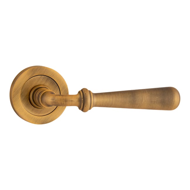 JUEGO DE MANILLA ROSETAS LATON CUERO MODELO NIZHNI - 1