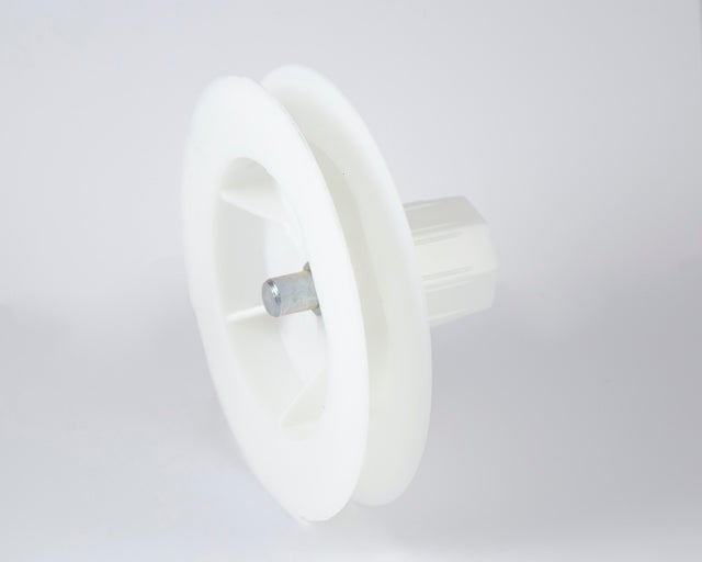 POLEA DE PVC COMPACTO 140 CON ESPIGA PARA EJE 40MM Y CINTA 20 MM
