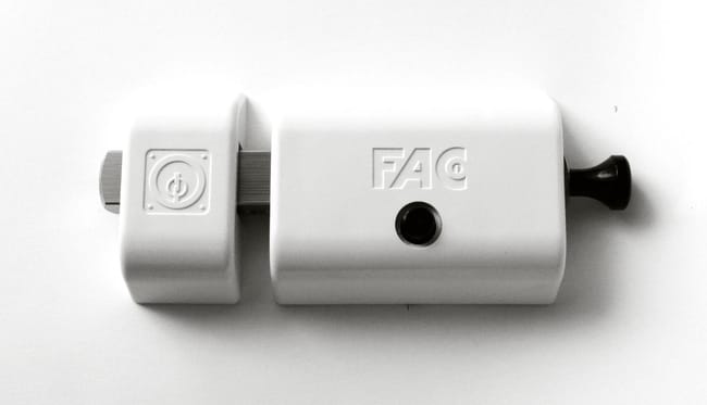 CERROJO PUERTA DE SEGURIDAD ANTIBUMPING INTERIOR Y EXTERIOR 5 LLAVES FAC - 1