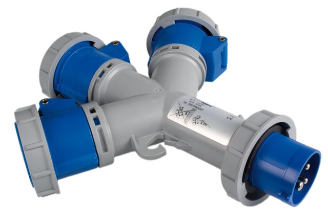  ADAPTADOR INDUSTRIAL 2P+T 16A 230V IP67