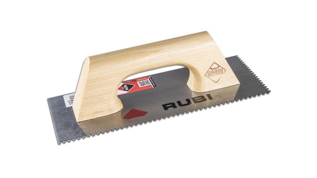 PEINE 280MM 3X3MM MANGO DE MADERA RUBI