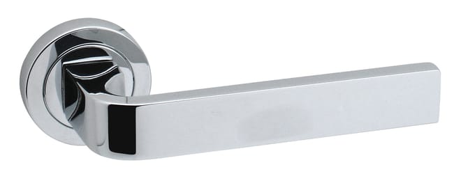 JUEGO DE MANILLA ROSETAS LATON CROMO BRILLO MODELO ROSTOV - 1