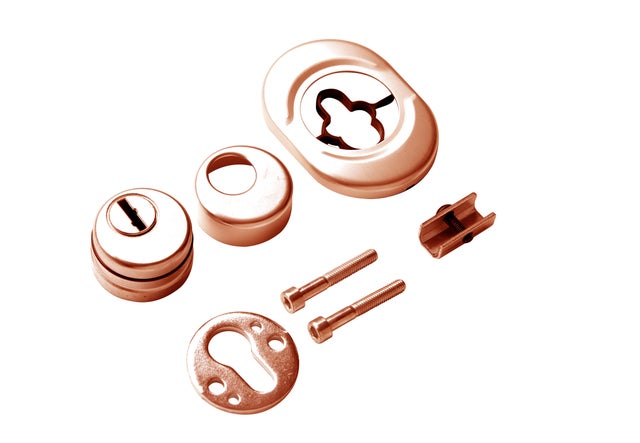 ESCUDO PROTECTOR CORTO OVALADO LATONADO DIERRE