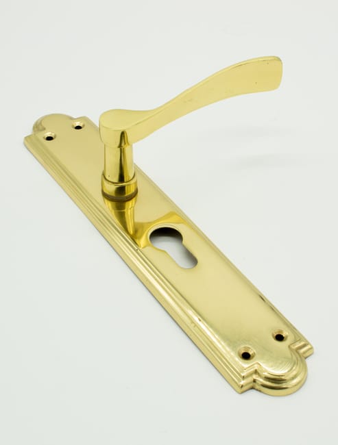 JUEGO DE MANILLA PLACA CON BOCALLAVE 47  MM LATON  PULIDO - 1