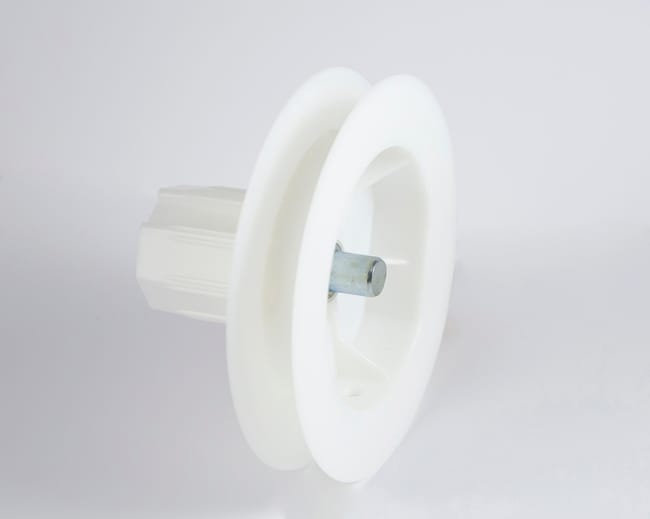 POLEA DE PVC COMPACTO 120 CON ESPIGA DE 12 EJE 40 MM Y CINTA 18 MM - 1