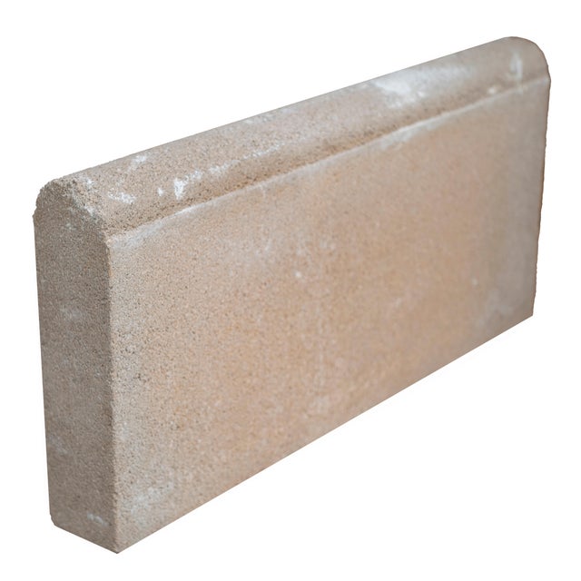 BORDILLO DE HORMIGÓN CURVO PORRERRES MARRON 50X25X7CM