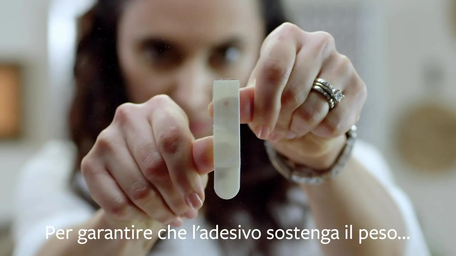 Gancio adesivo COMMAND 17083B in polipropilene  bianco H95 X L35 mm  portata max 2.2 Kg - 2