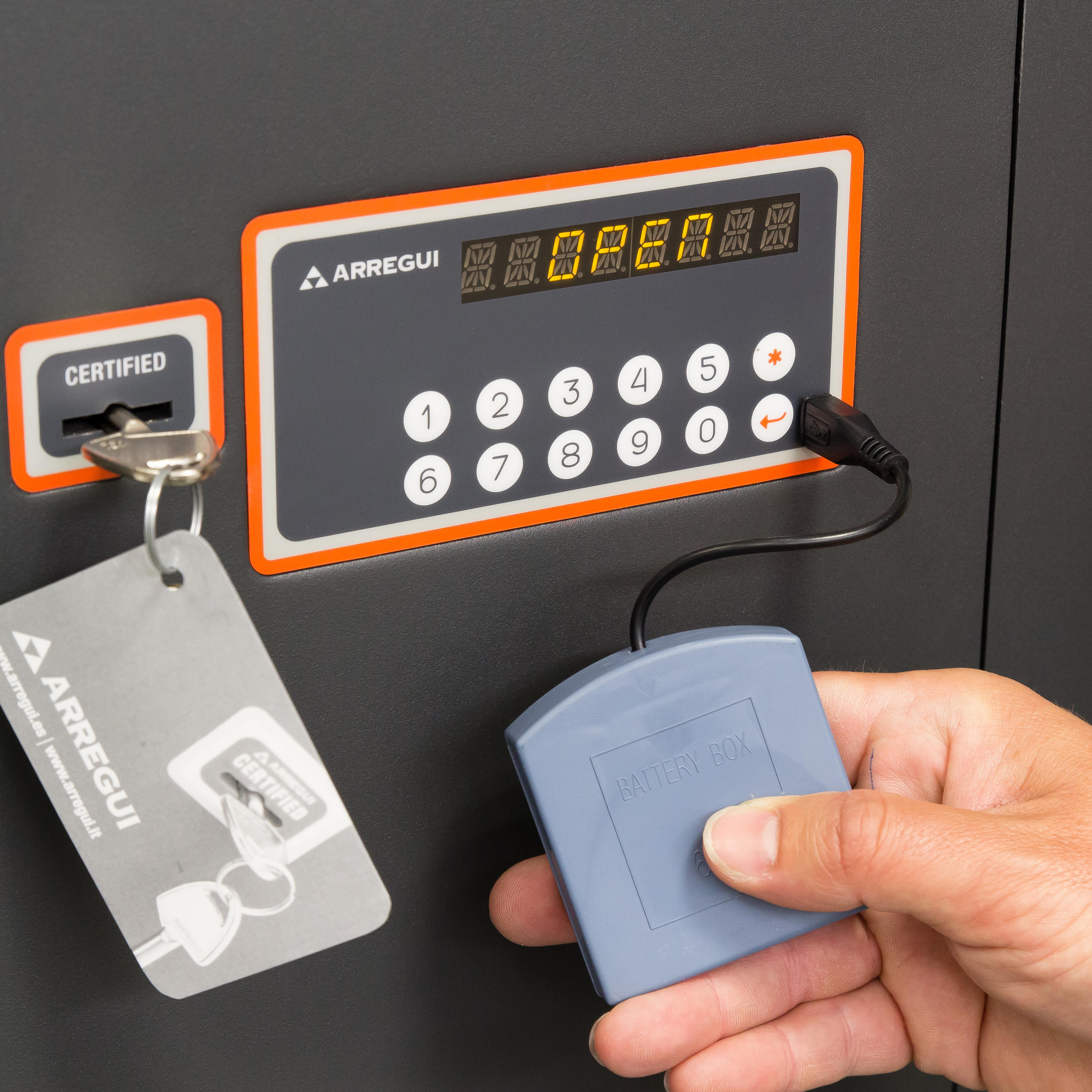 CAJA FUERTE SOBREMESA ELECTRONICA CON RANURA 42 L PLUS C ARREGUI - 6