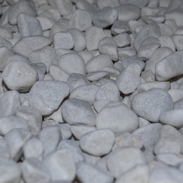 CANTO RODADO BLANCO 20/40 MM 20 KG