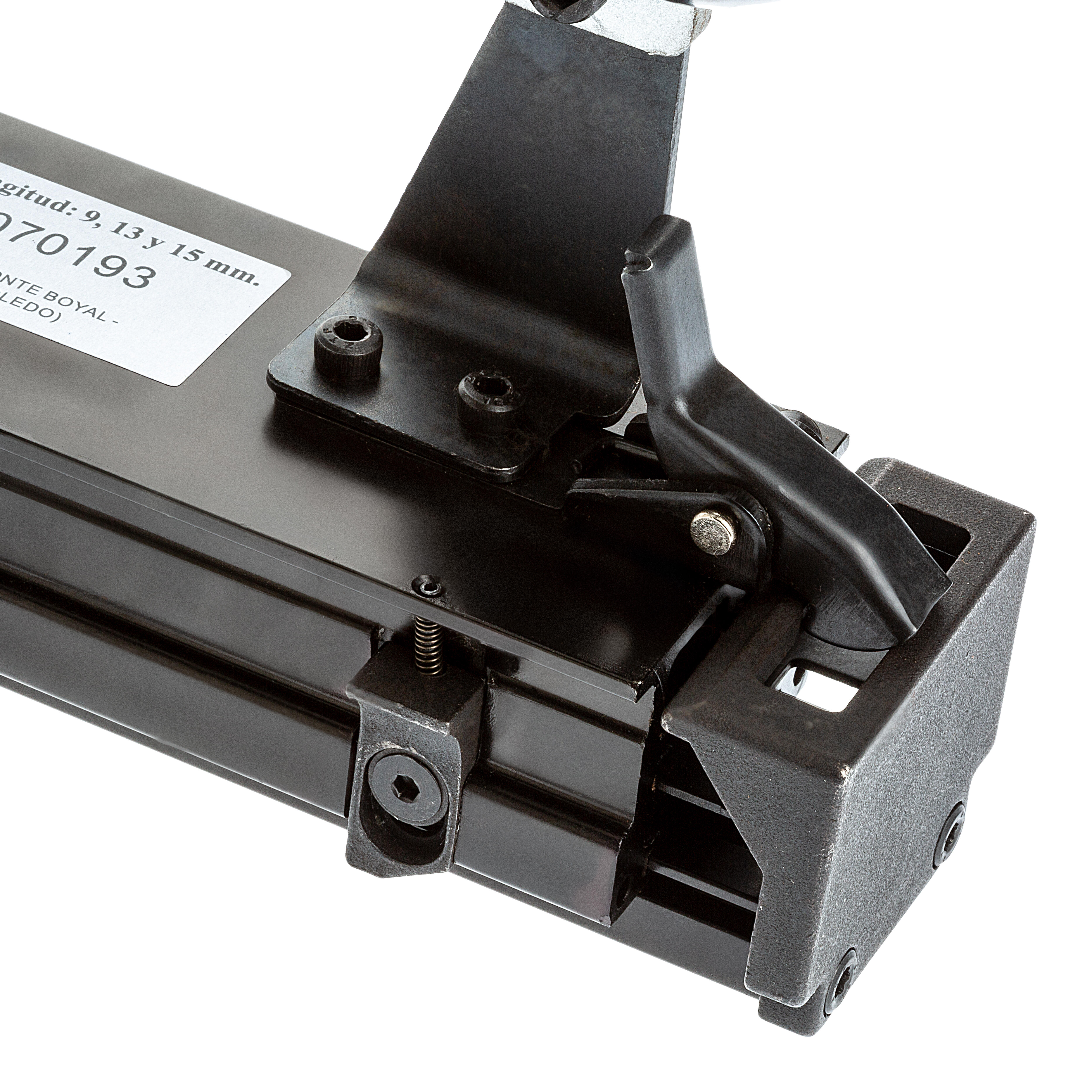 GRAPADORA NEUMÁTICA CHAPAS COARRUGADAS 25 X 13 MM - 6