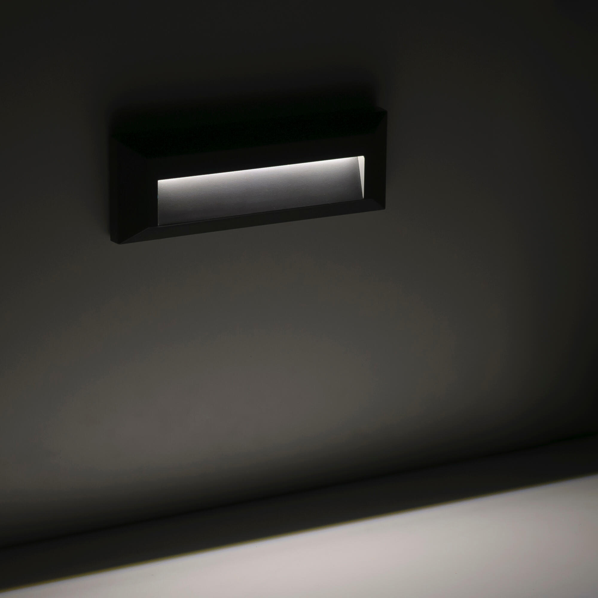 BALIZA LED EXTERIOR DE SUPERFICIE 2.5 W NEGRO IP65 SIRAM - 6