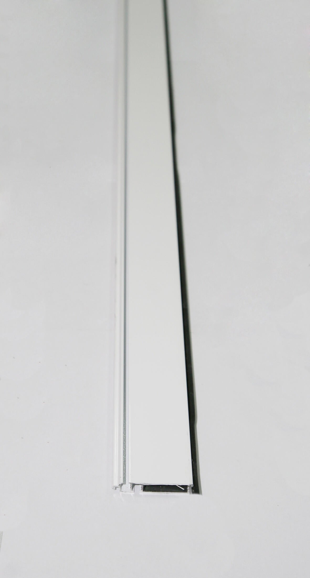 LAMA FINAL PARA PERSIANA ALUMINIO BLANCA. 2.5M - 2