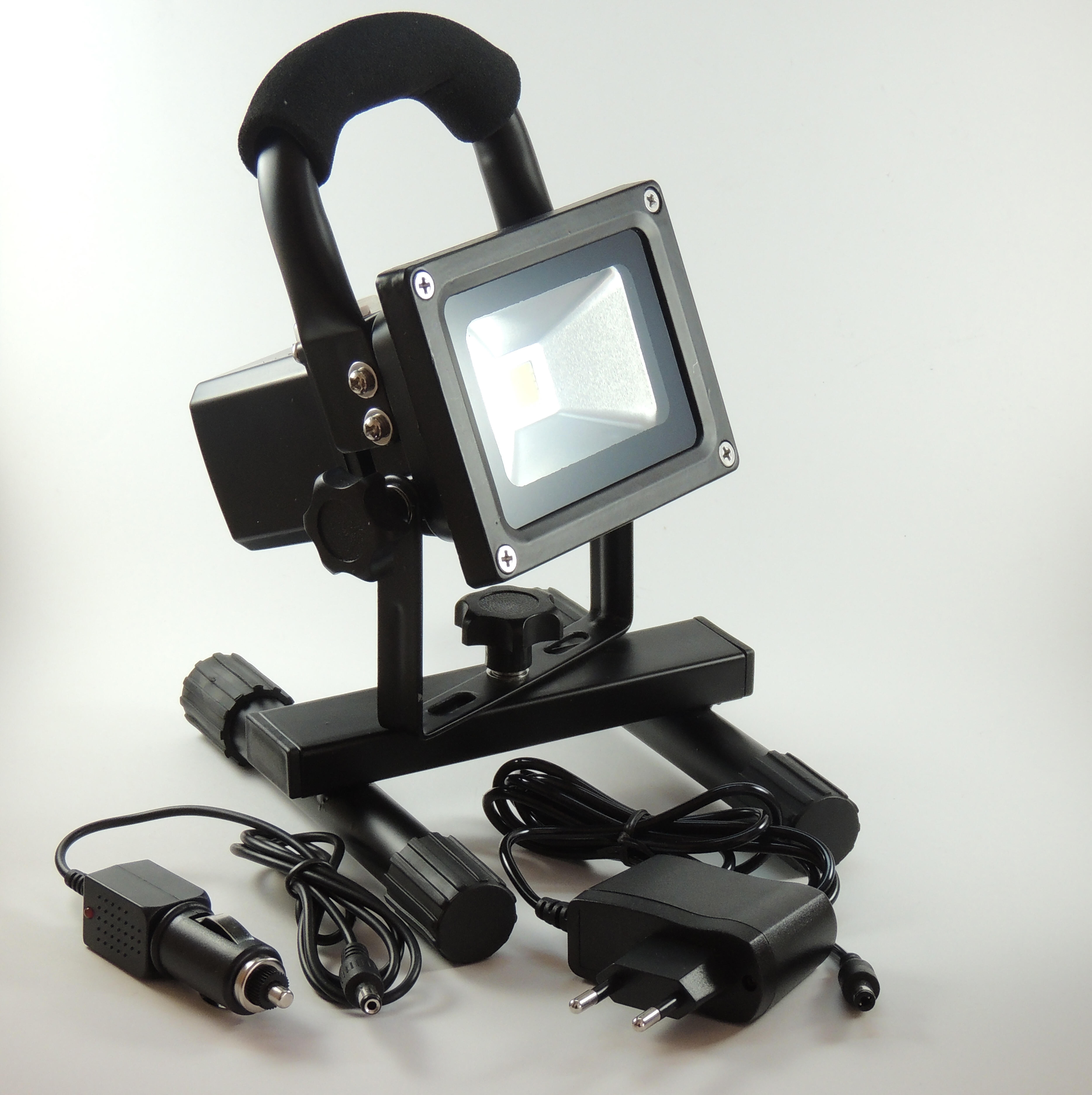 PROYECTOR LED PORTÁTIL CON BATERIA IP65 10W - 2