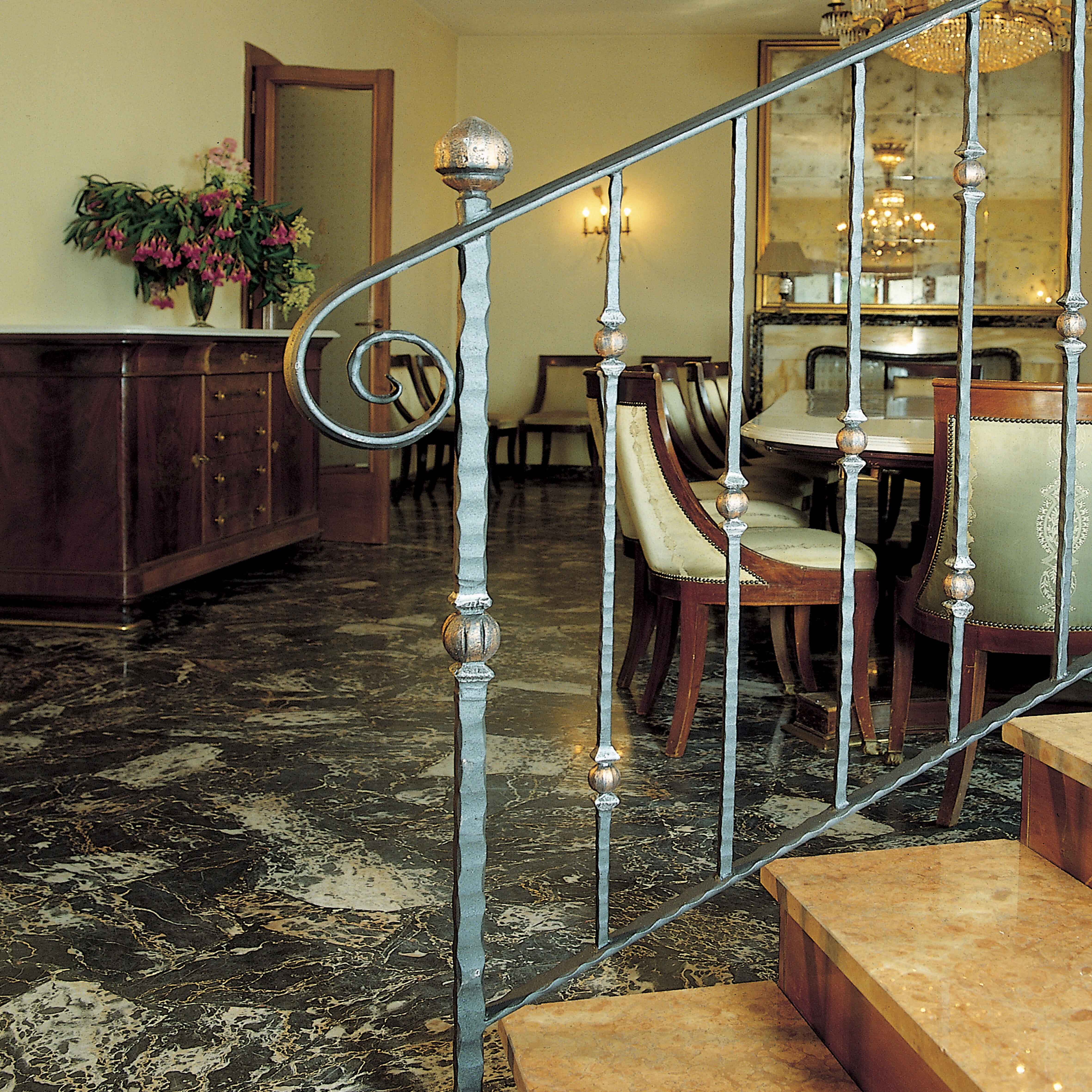 BARRA DE HIERRO FORJADO UNA BOLA  30X30MM 1,2M - 3