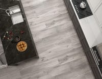 SUELO PORCELÁNICO 22.5X119.5CM GARONA GRIS - 2