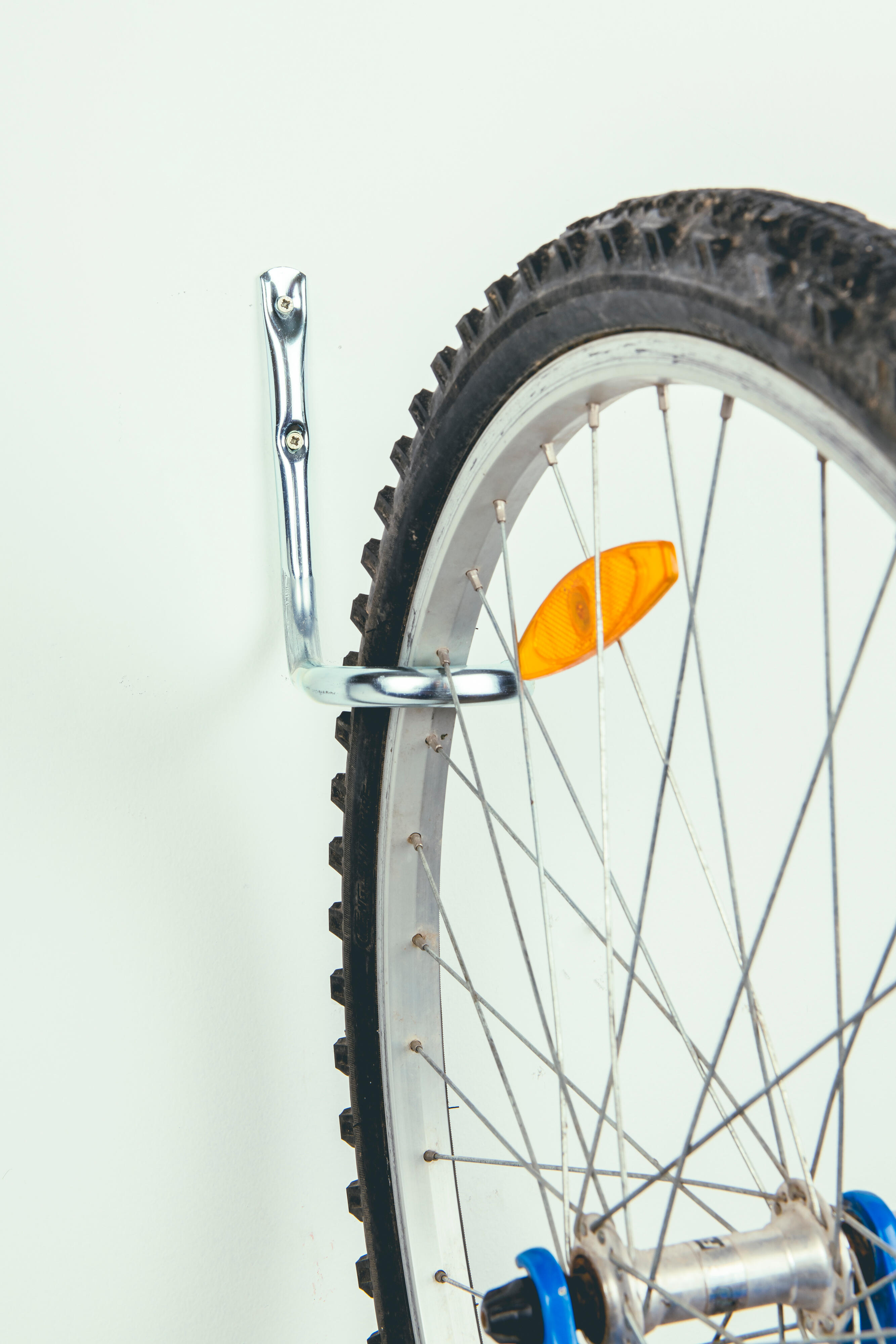 GANCHO PARA BICICLETA EN PARED O TECHO METÁLICO 150X150MM - 2