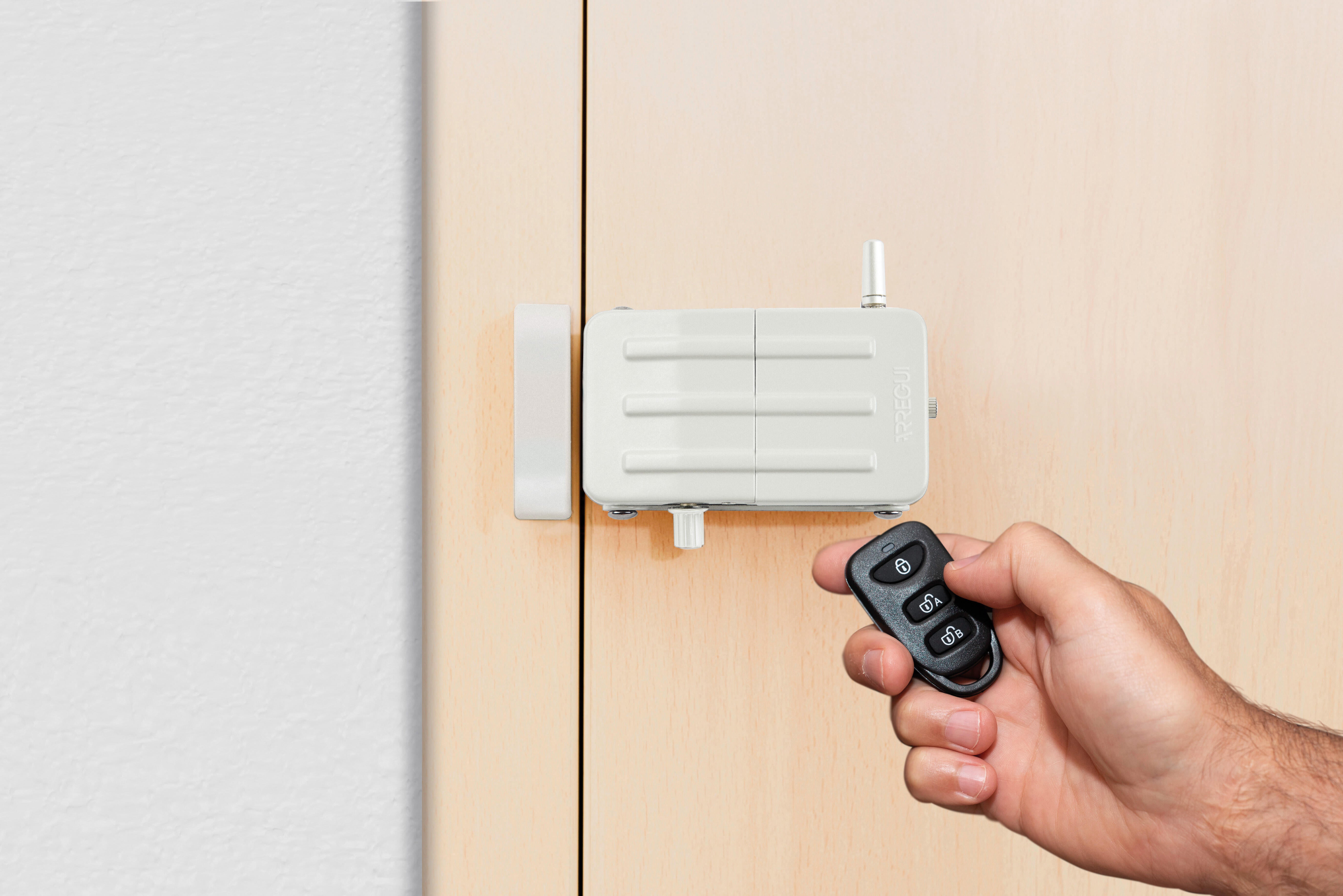 CERRADURA INVISIBLE CON MANDO A DISTANCIA BLANCA ARREGUI - 3