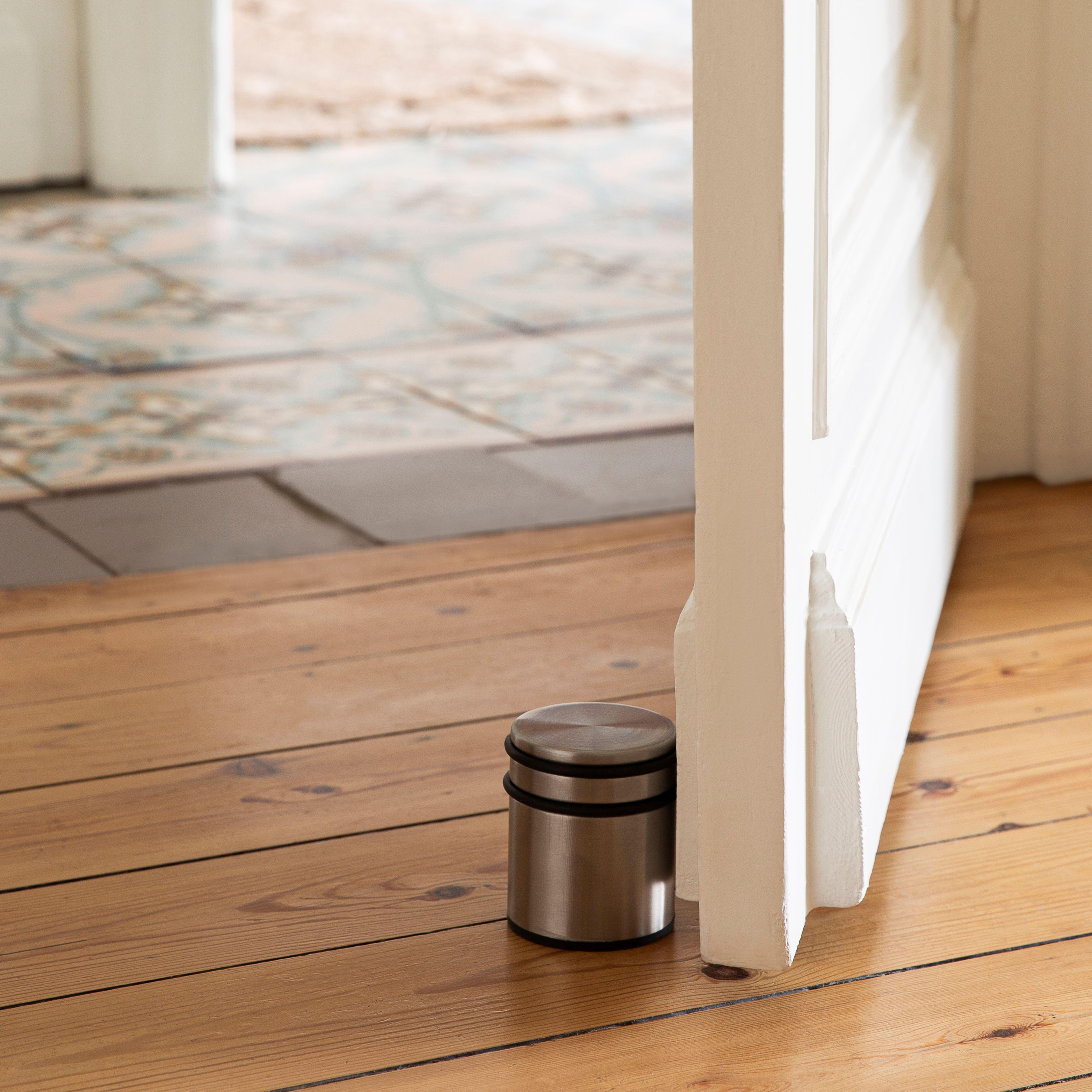 TOPE PARA PUERTAS DE ACERO RETENEDOR PULIDO - 4