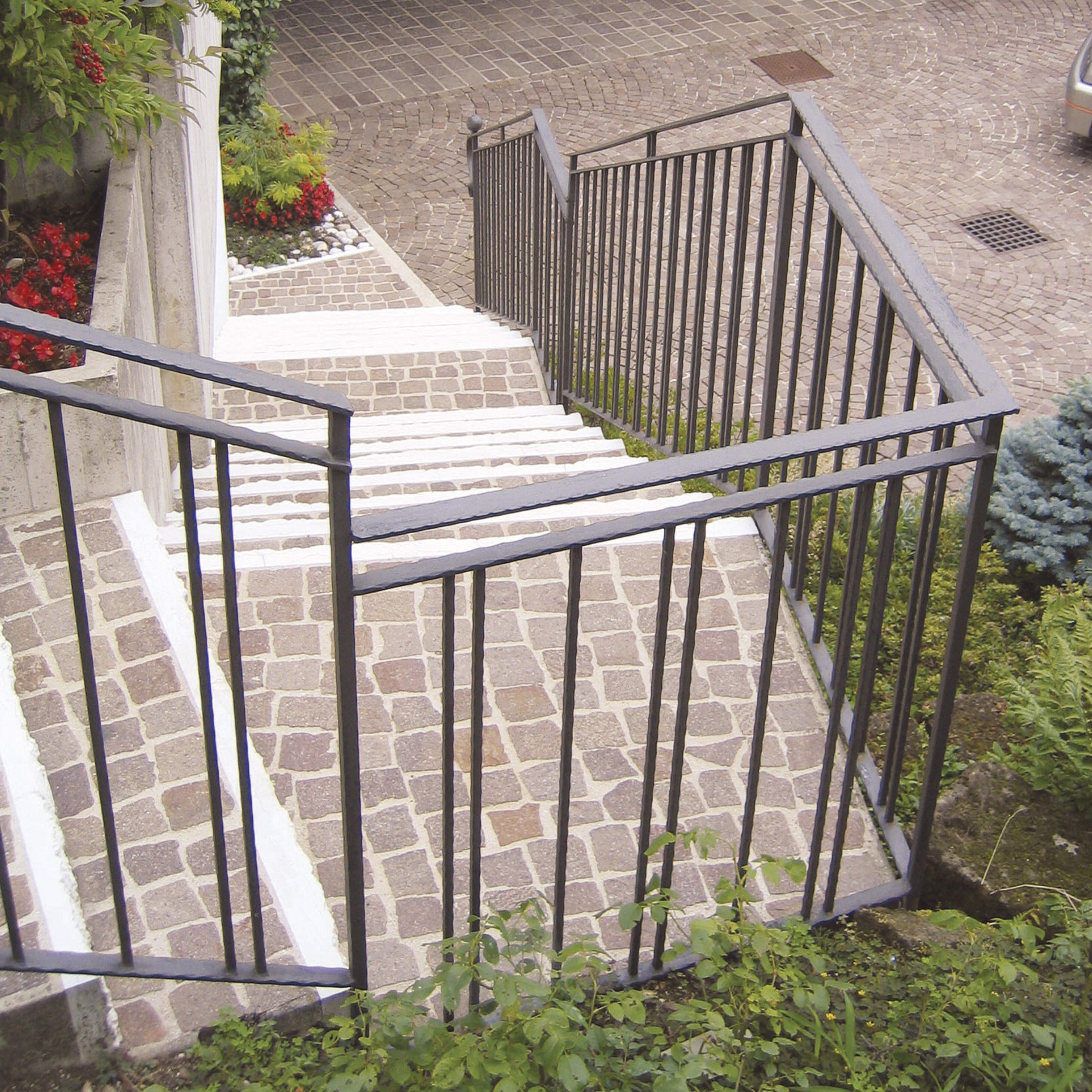 BARRA DE HIERRO FORJADO MARTILLADA  14X14MM 3M - 3