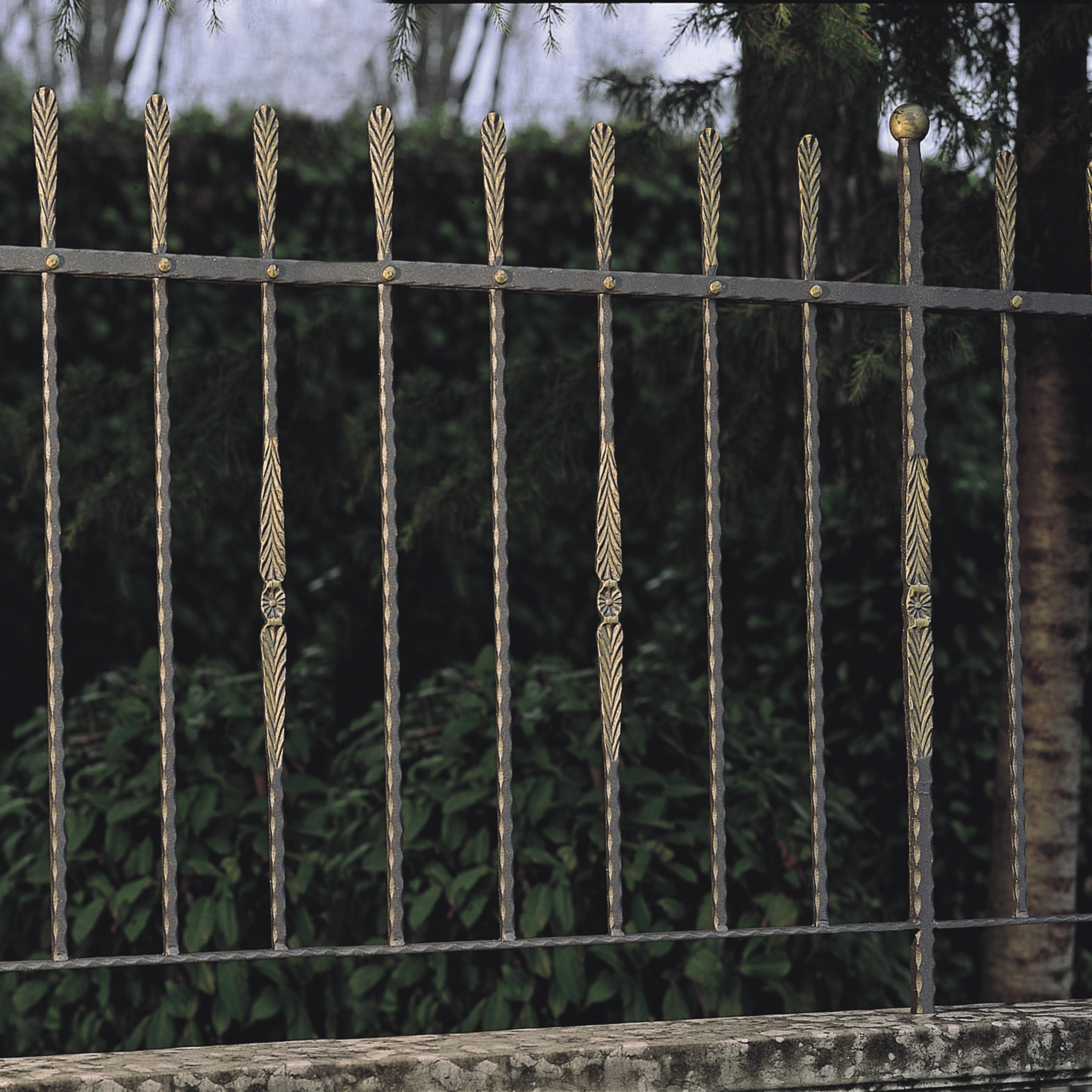 BARRA DE HIERRO FORJADO UN ESTAMPADO 14X14MM 0,9M - 3