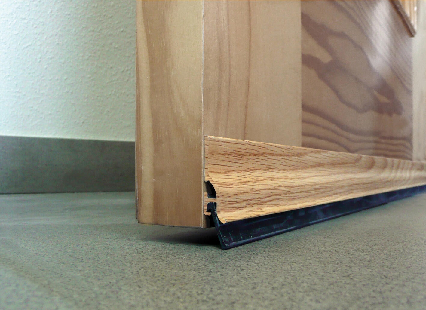 BURLETE AUTOADHESIVO PUERTA ROBLE 1,05M ALUMINIO EXTERIOR BURCASA - 2