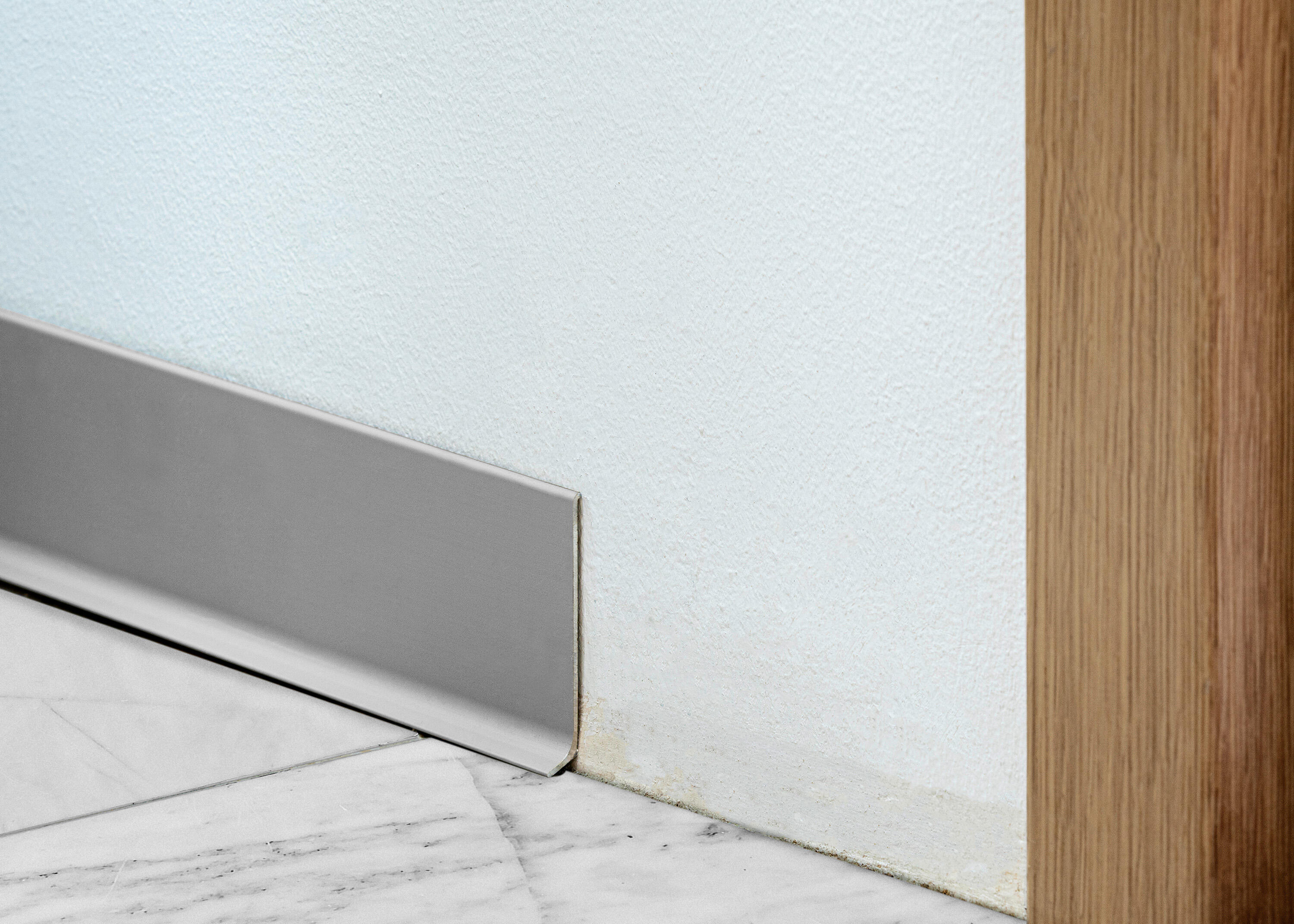 RODAPIE 80X2500MM ALUMINIO PLATA - 3