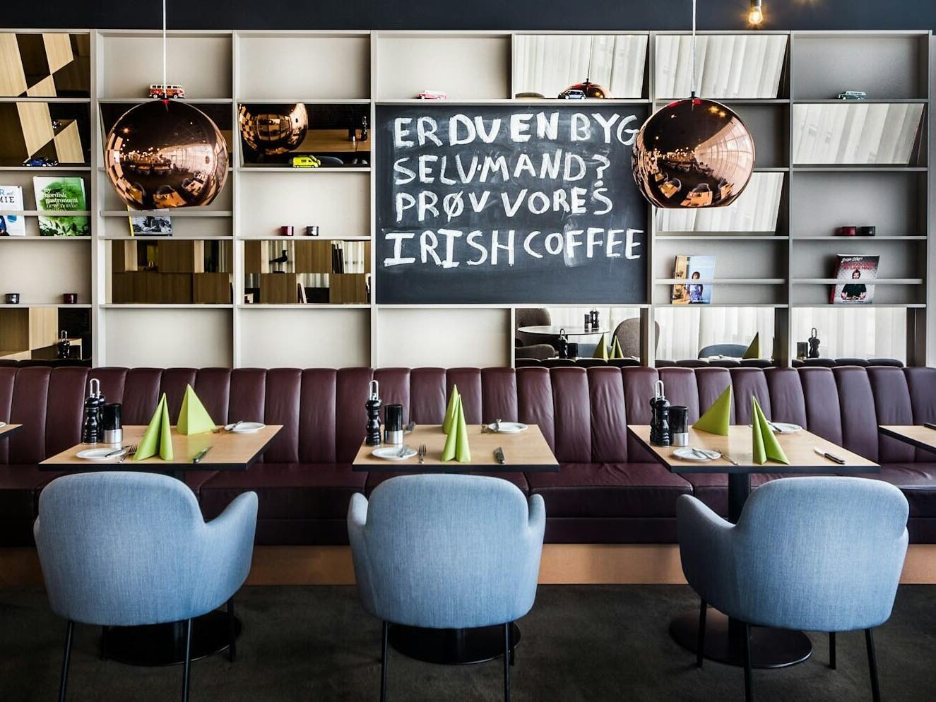servicio-interiorismo-michael-dam-7Czv6Vm9Lf8-unsplash-restaurante-01.jpg  
